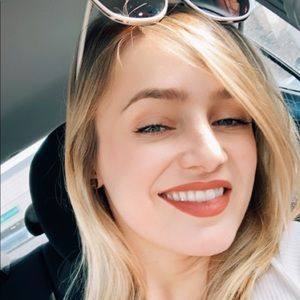 Meet your Posher, Christina